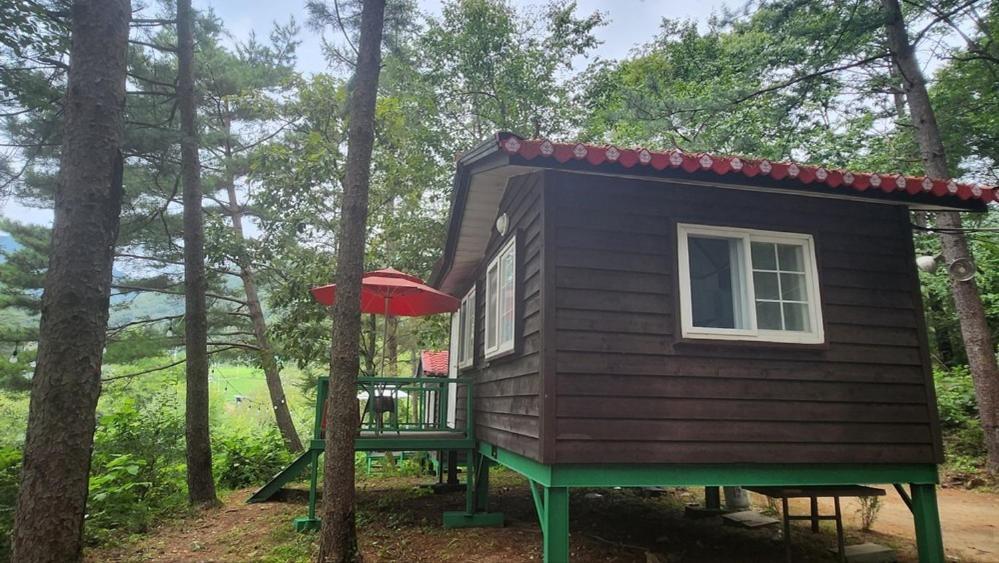 Hongcheon Gongjaksan Recreational Forest Pension Екстериор снимка