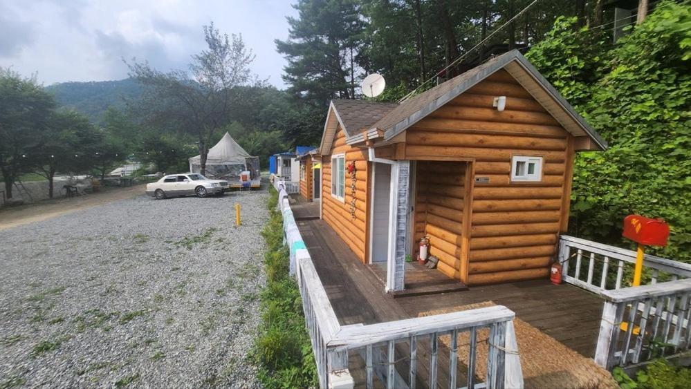 Hongcheon Gongjaksan Recreational Forest Pension Стая снимка