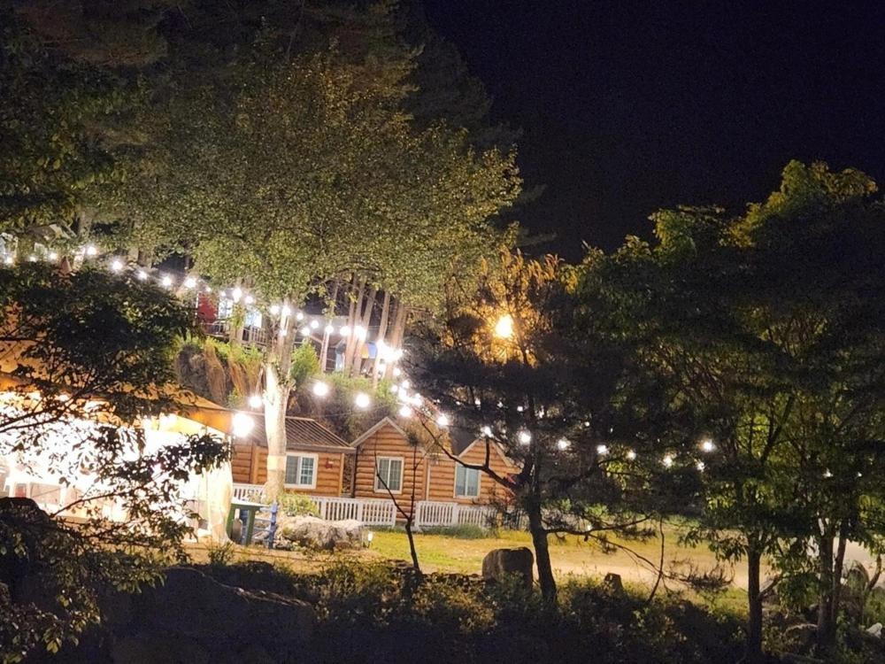 Hongcheon Gongjaksan Recreational Forest Pension Екстериор снимка